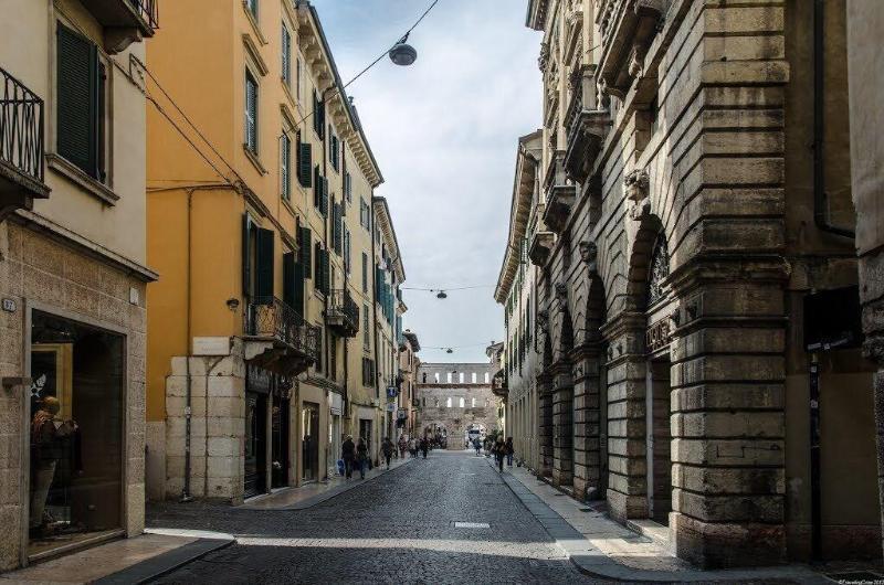 Alle Erbe Verona Luaran gambar