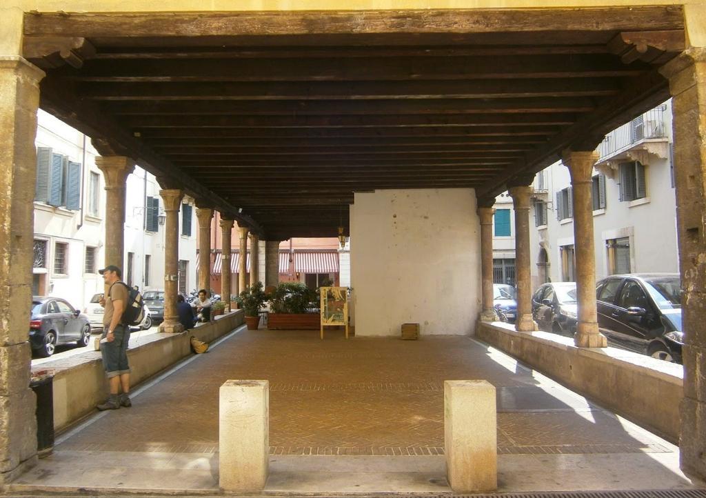 Alle Erbe Verona Luaran gambar