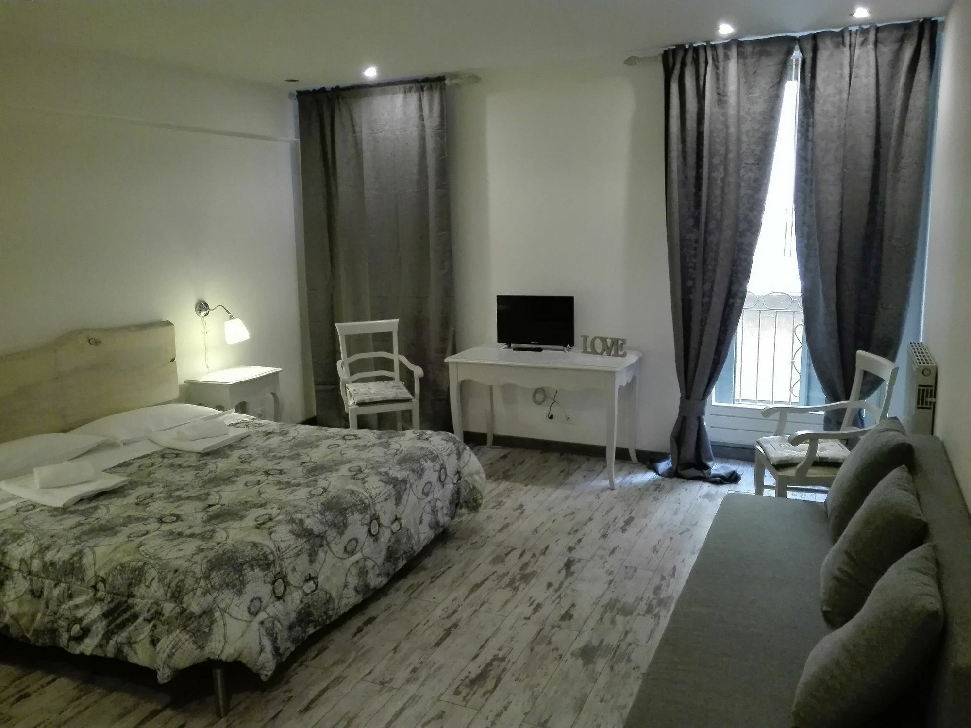 Alle Erbe Verona Luaran gambar